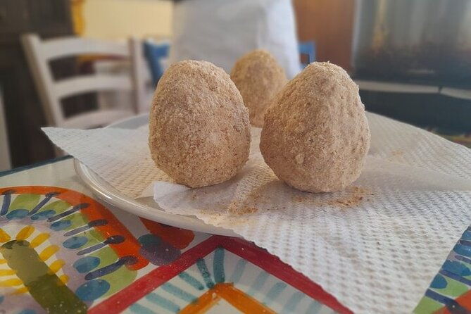 arancino-making-class-in-taormina