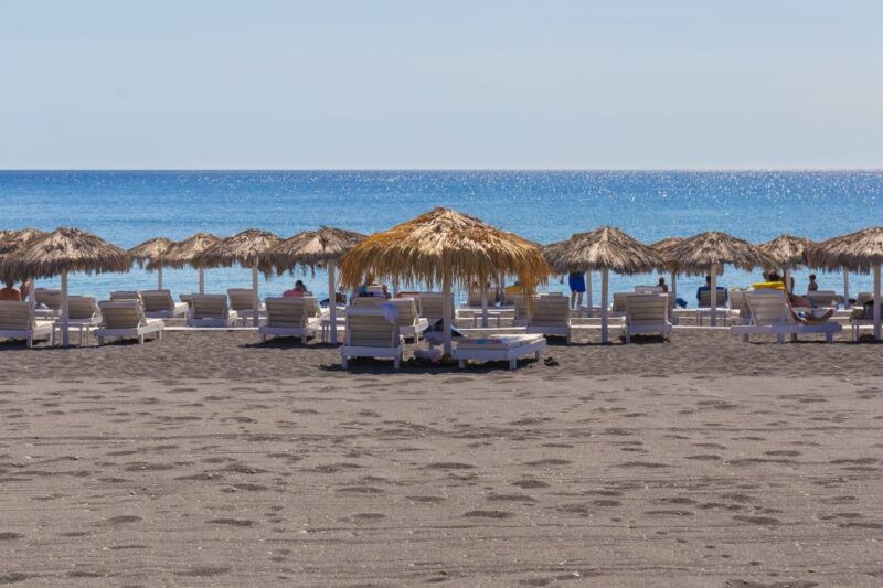 archaeological-bus-tour-to-akrotiri-excavations-red-beach-2