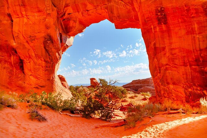arches-national-park-hike-challenge-tackle-devils-garden-7m-loop