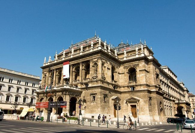 architectural-budapest-private-tour-with-a-local-expert