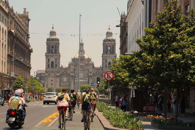 architecture-bike-tour-mexico-city-guided-by-architects