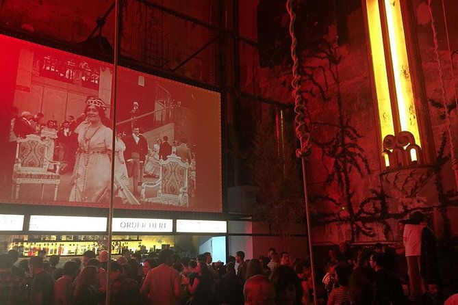 architour-through-lavapies-and-rastro-with-an-architect