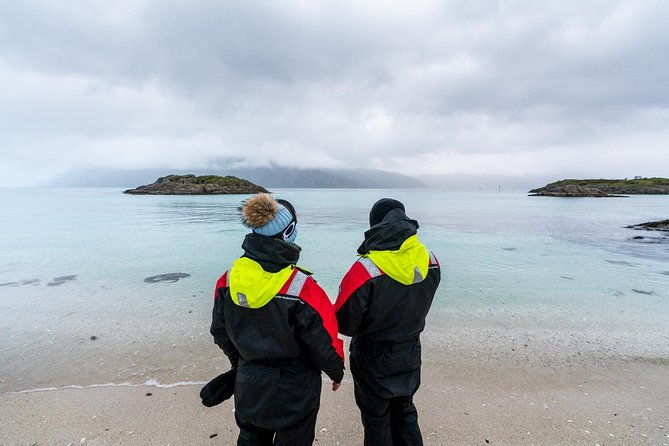 arctic-fjord-sightseeing-by-minibus