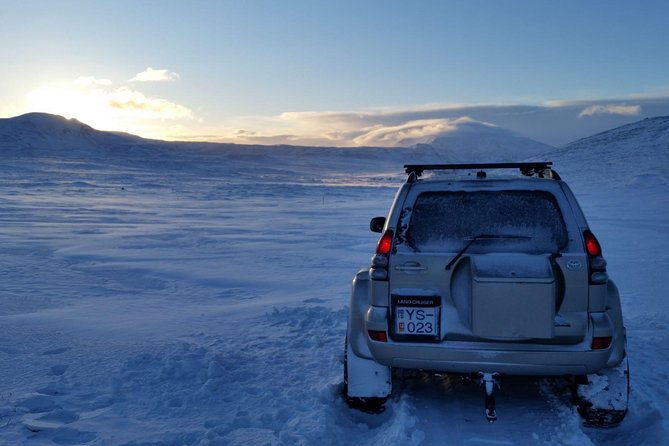arctic-fox-travel-dettifoss-lake-myvatn-winter-private-super-jeep-tour