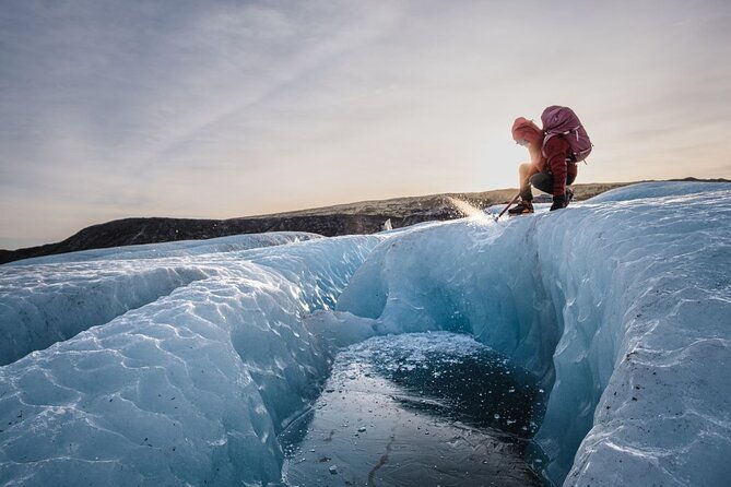 arctic-glacier-hike-away-from-the-crowds-vatnajokull-glacier
