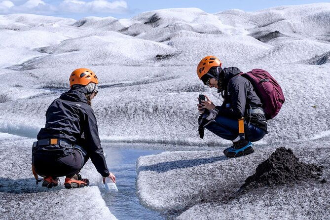 arctic-glacier-hike-away-from-the-crowds-vatnajokull-glacier