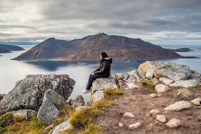 arctic-landscapes-hiking-tour-sightseeing-snowshoeing-tromso