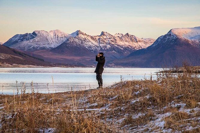 arctic-landscapes-hiking-tour-sightseeing-snowshoeing-tromso