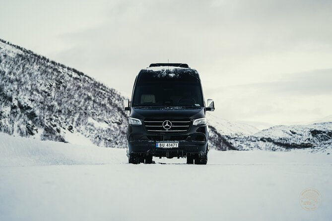 arctic-roadtrip-fjords-with-scenic-picnic-sightseeing