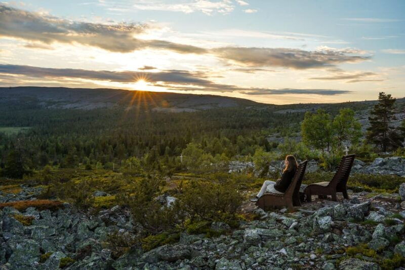 arctic-wilderness-hike-from-rovaniemi-midnight-sun-sunset