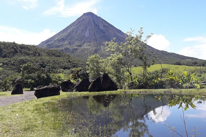 arenal-volcano-and-la-fortuna-waterfall-tour