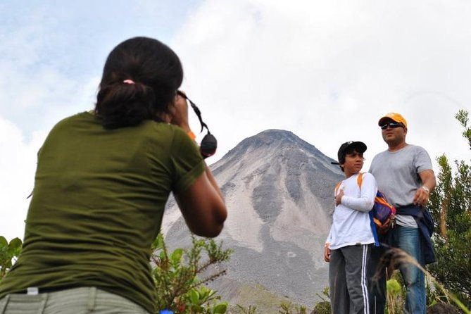 arenal-volcano-hike-from-la-fortuna
