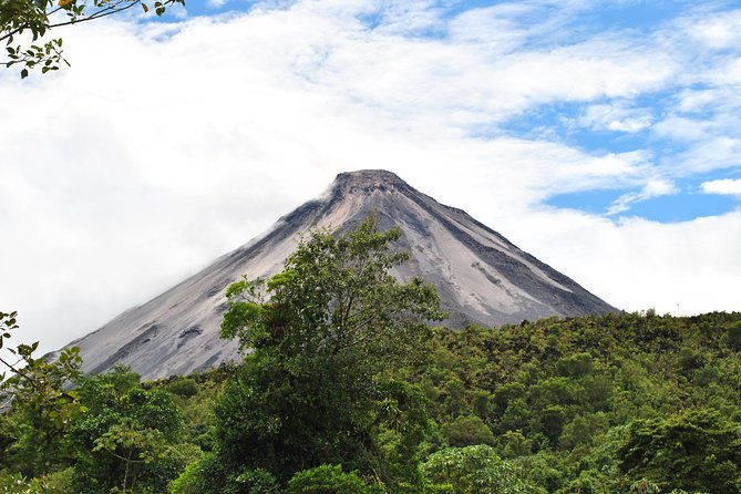 arenal-volcano-hike-from-la-fortuna
