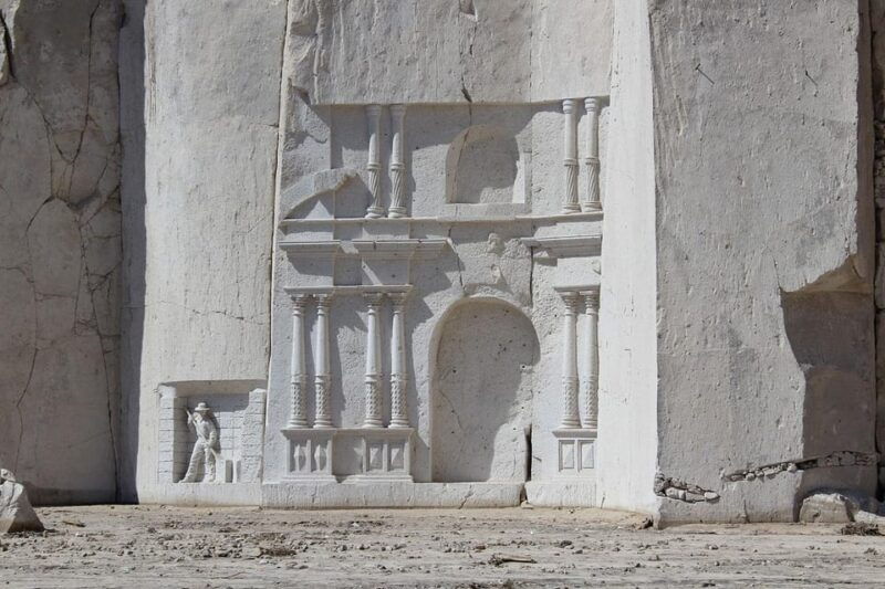 arequipa-route-of-the-sillar-tour-petroglyphs-and-pillars