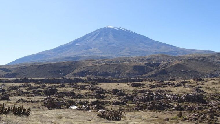 arequipa-the-rocks-park-and-chilina-valley-bike-tour