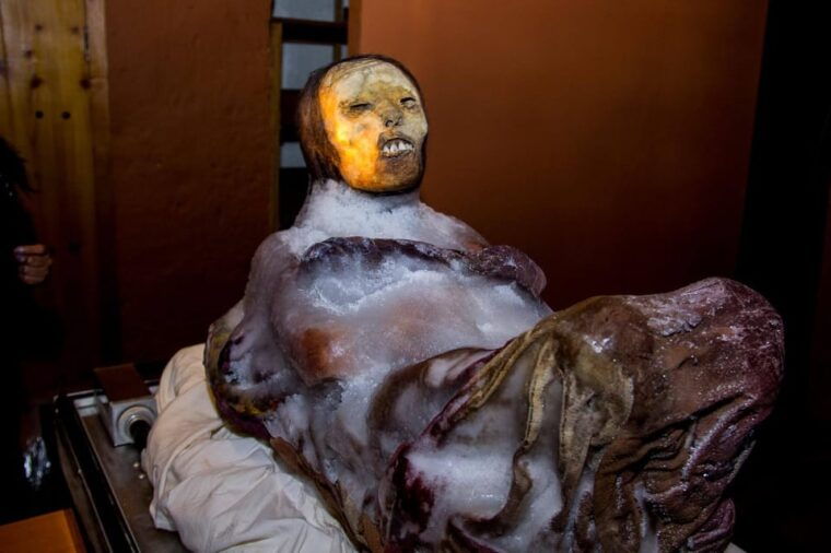 arequipa-walking-city-tour-and-juanita-mummy