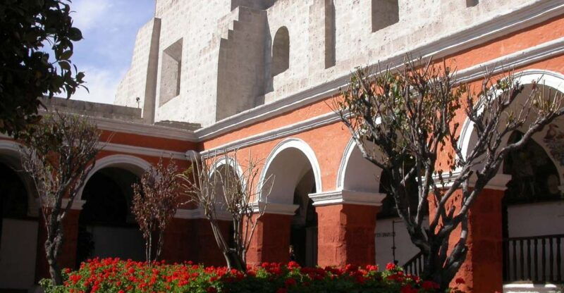 arequipa-walking-tour-and-santa-catalina-monastery-2
