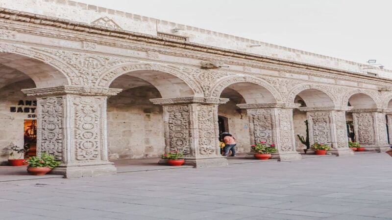 arequipa-walking-tour-and-santa-catalina-monastery