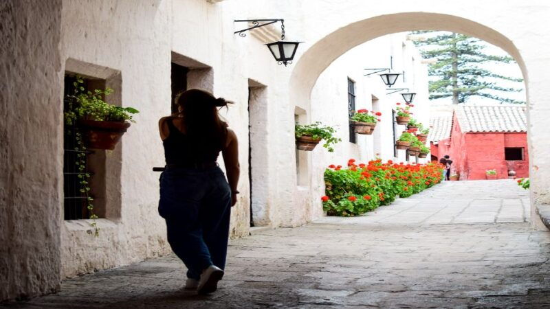 arequipa-walking-tour-and-santa-catalina-monastery