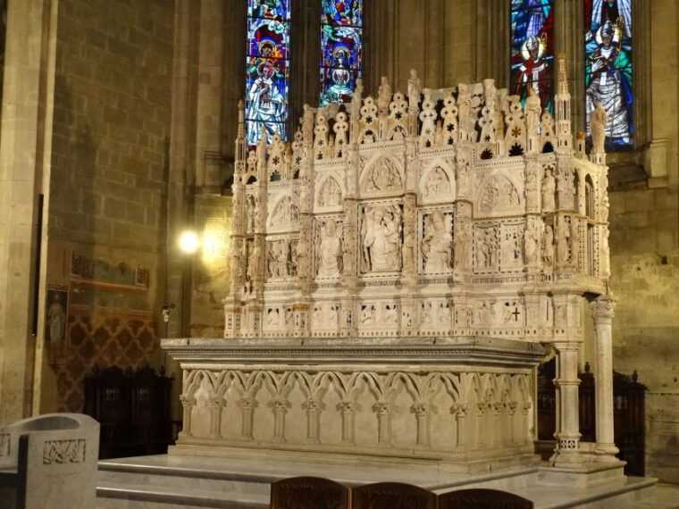arezzo-guided-walking-tour-with-piazza-grande