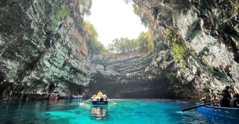 argostoli-melissani-lake-drogarati-cave-and-myrtos-beach