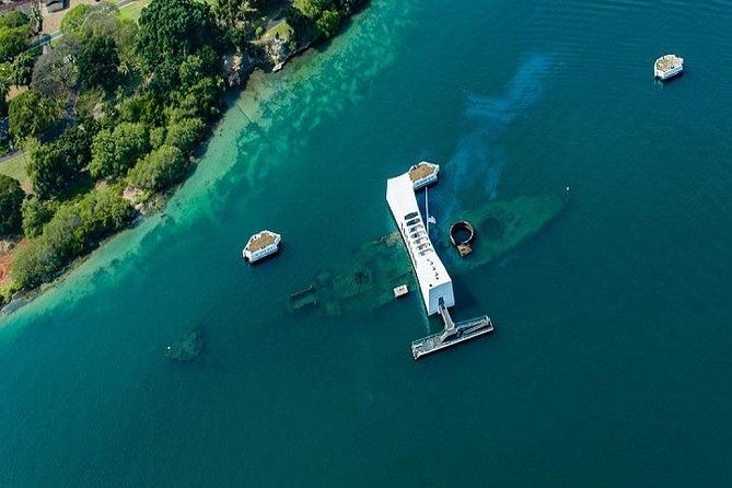 arizona-memorial-pearl-harbor-honolulu-city-tour-from-kauai