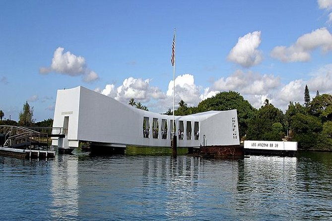 arizona-memorial-pearl-harbor-honolulu-city-tour-from-maui