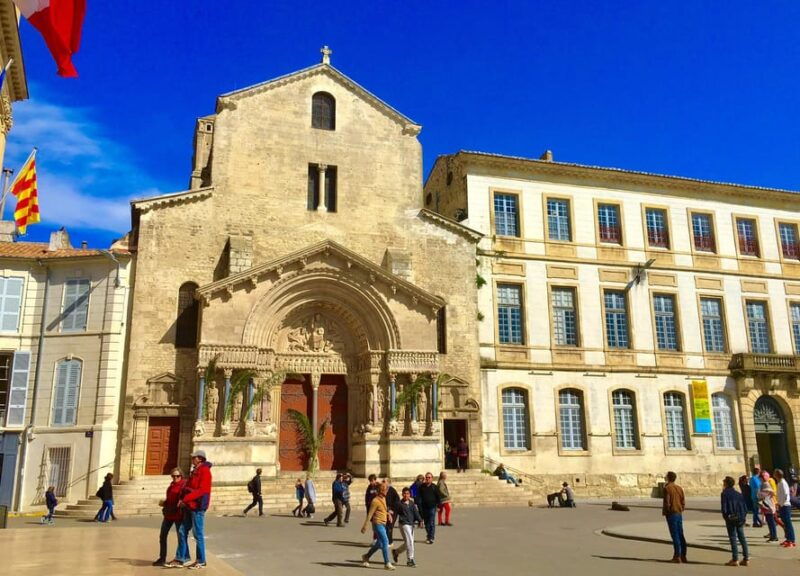arles-camargue-natural-park-including-aigues-mortes