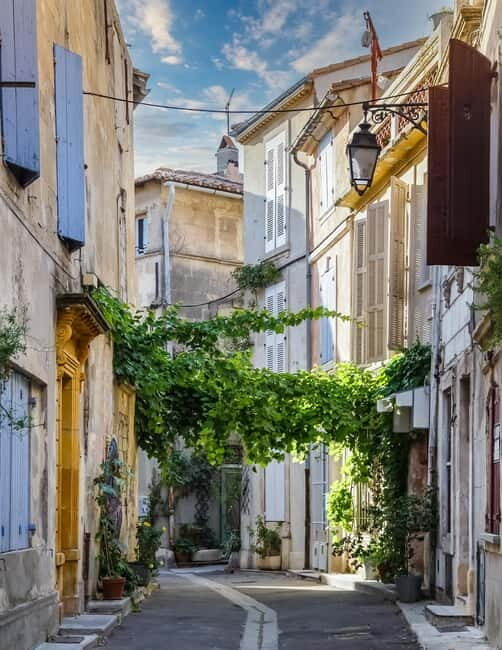 Arles: Express Walk with a Local - Key Points