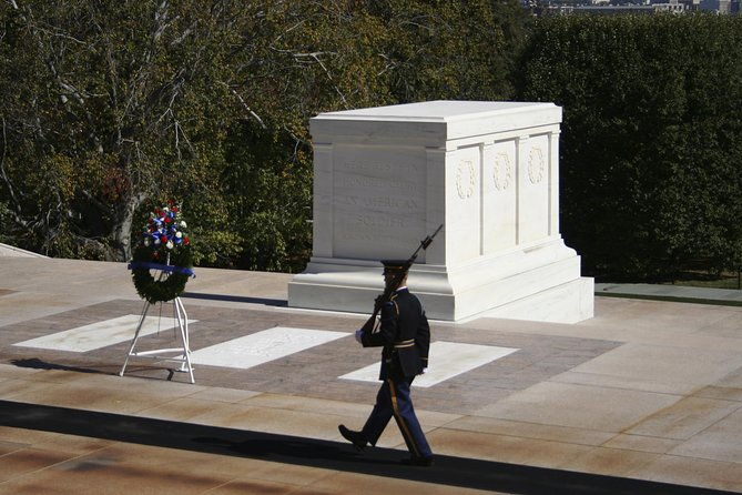 arlington-cemetery-and-dc-highlights-tour