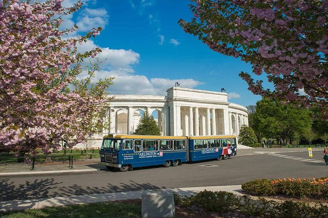 arlington-national-cemetery-hop-on-hop-off-tour
