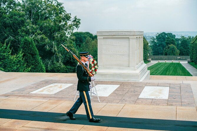arlington-national-cemetery-walking-tour-changing-of-the-guards