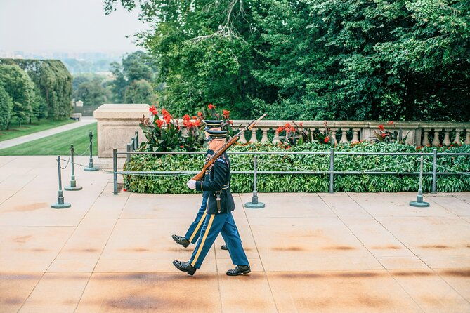 arlington-national-cemetery-walking-tour-changing-of-the-guards
