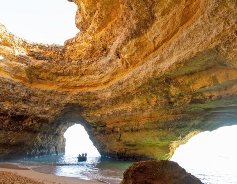 armacao-de-pera-benagils-15-best-caves-boat-tour