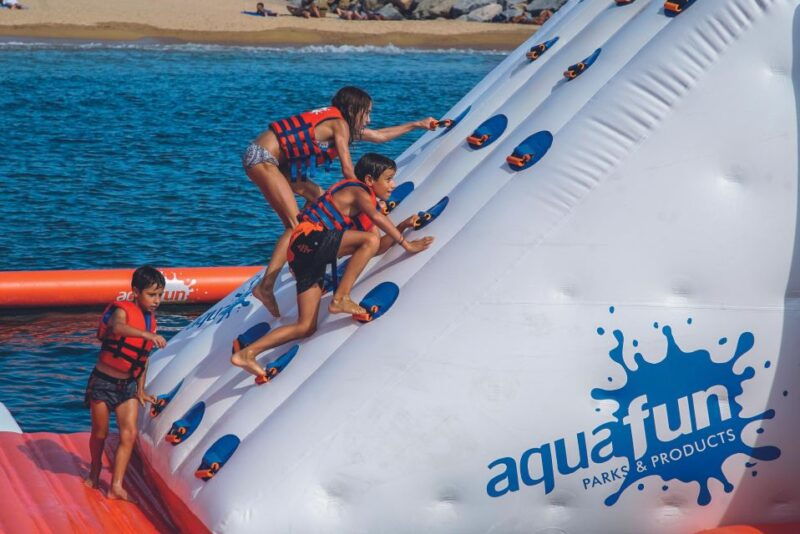 armacao-de-pera-inflatable-waterpark-entry-ticket