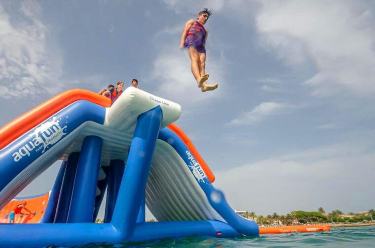armacao-de-pera-inflatable-waterpark-entry-ticket