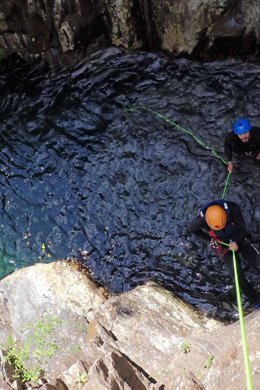 arouca-canyoning-in-rio-de-frades