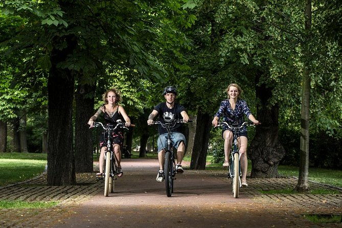 around-prague-beautiful-parks-on-e-bike