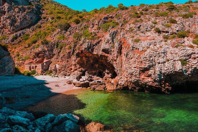 arrabida-secret-beaches-and-caves-with-snorkeling-stop