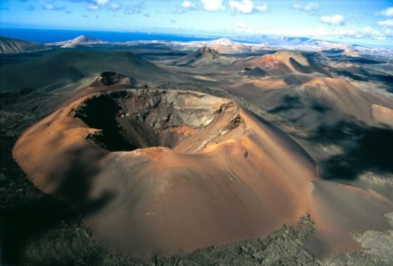 arrecife-playa-blanca-timanfaya-national-park-area-day-tour