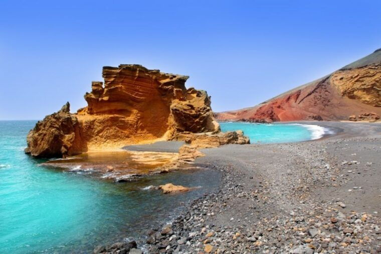 arrecife-playa-blanca-timanfaya-national-park-area-day-tour