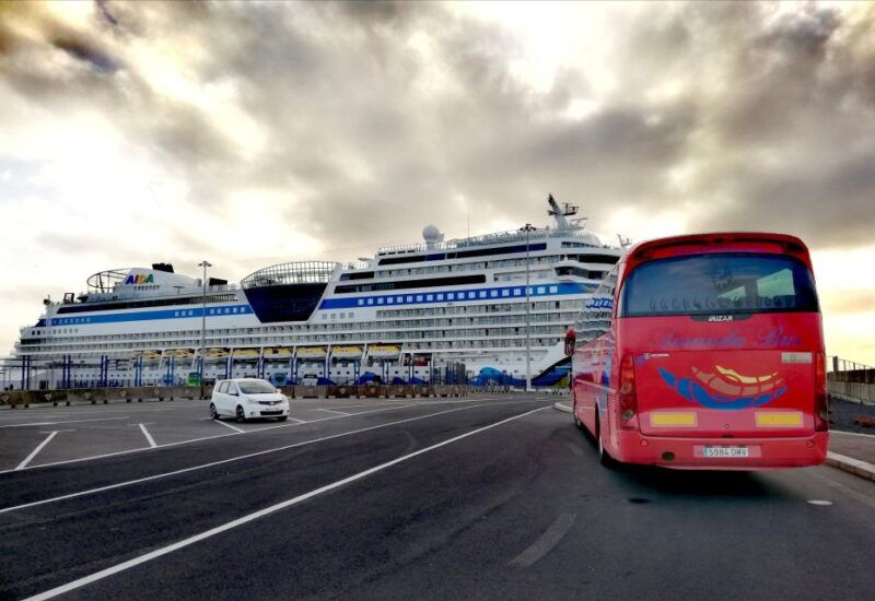 arrecife-timanfaya-and-green-lagoon-for-cruise-passengers