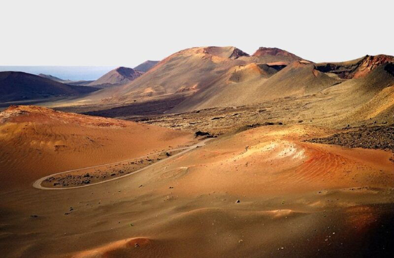 arrecife-timanfaya-and-green-lagoon-for-cruise-passengers