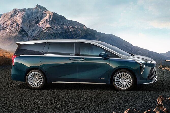 Arrival by Private MiniVan from Pudong Airport PVG to Shanghai - Why opt for the Pudong Airport to Shanghai private transfer?