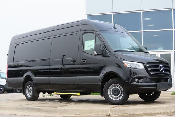 arrival-private-transfer-amsterdam-airport-to-amsterdam-city-center-by-minibus