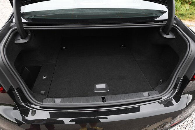 arrival-private-transfer-brussels-train-station-to-brussels-by-luxury-car-or-van