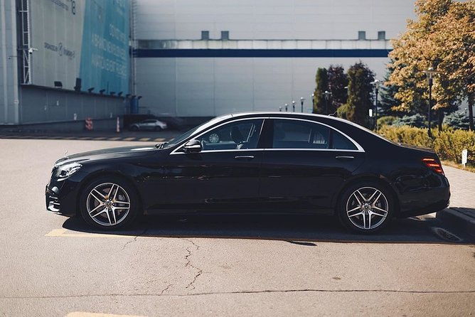 arrival-private-transfer-denver-airport-den-to-denver-in-business-car