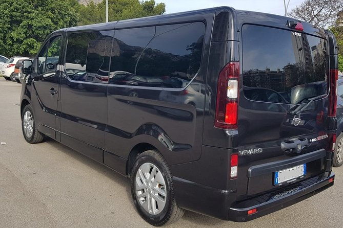 arrival-private-transfer-from-riga-airport-rix-to-riga-city-by-minivan