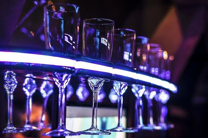 arrival-private-transfer-las-vegas-by-luxury-suv-or-limo-with-1-hour-disposal