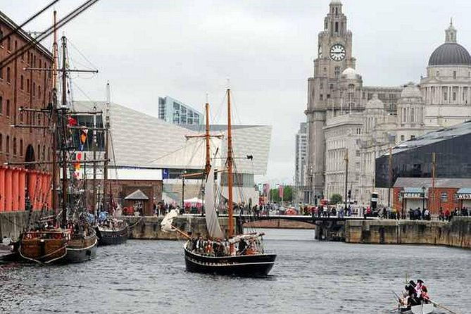 arrival-private-transfer-manchester-airport-man-to-liverpool-in-business-car